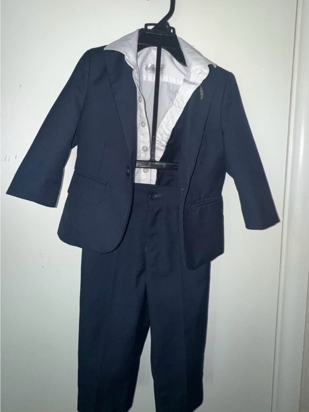 Source Unknown Navy Two-Piece Boys' Suit with White Shirt